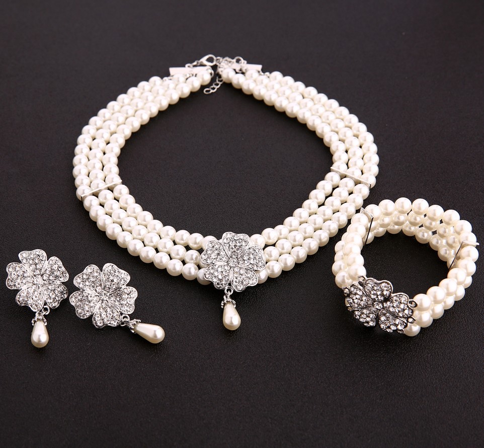 Audrey Hepburn Pérola Colar Br - Women'S Accessories In The 1950S avaliação e preço