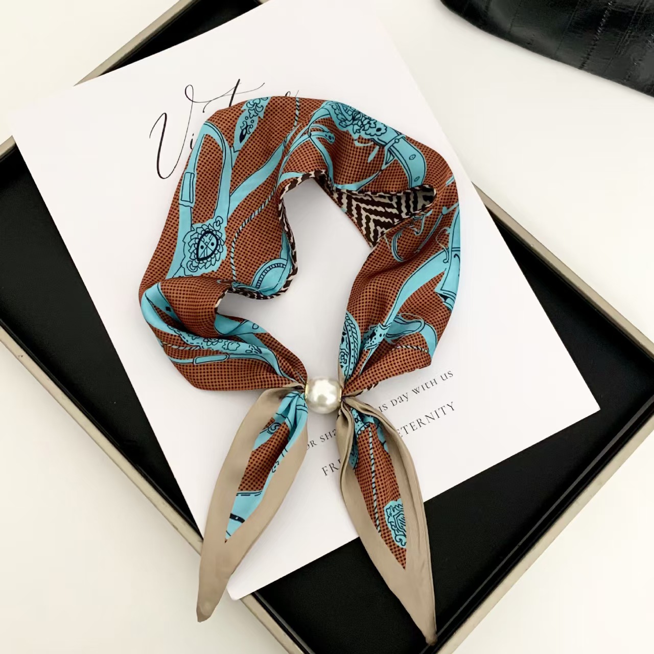 Lenço Magnético Elegante Estil - Silk Scarf Square avaliação e preço